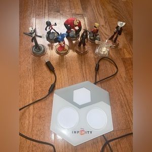 Disney Infinity Portal Base Pad + Some Figurines Characters